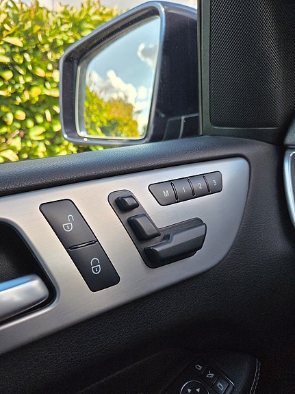 Mercedes-Benz ML350 9 of 14