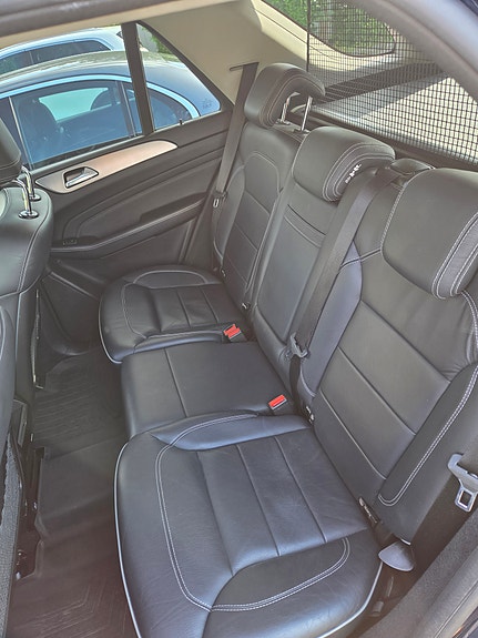 Mercedes-Benz ML350 11 of 14