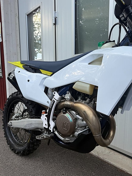 Husqvarna FX 450 3 of 3
