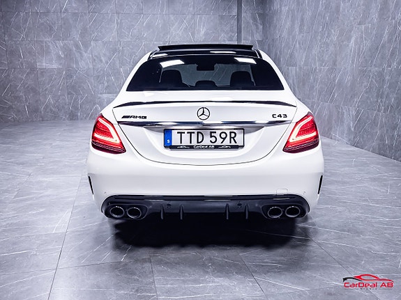 Mercedes-Benz C43 6 of 30