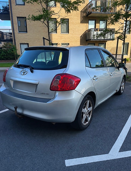 Toyota Auris 4 of 6