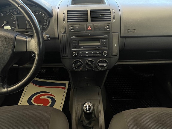 Volkswagen Polo 15 of 18