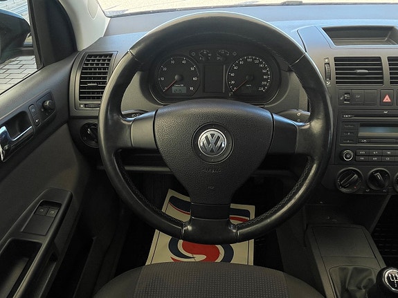 Volkswagen Polo 14 of 18