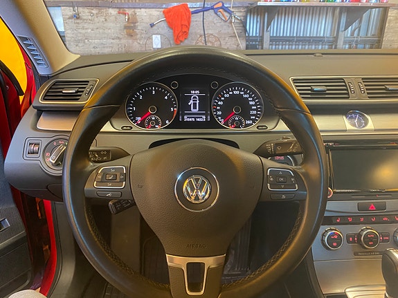 Volkswagen Passat 6 of 13