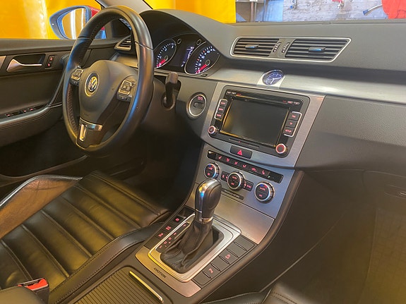 Volkswagen Passat 10 of 13