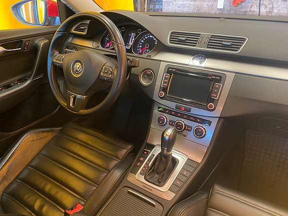 Volkswagen Passat 8 of 13