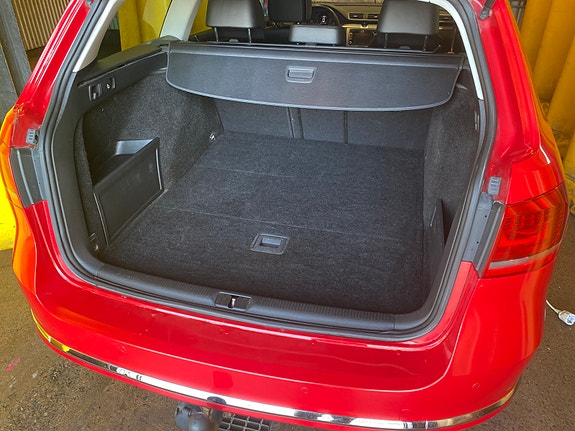 Volkswagen Passat 12 of 13