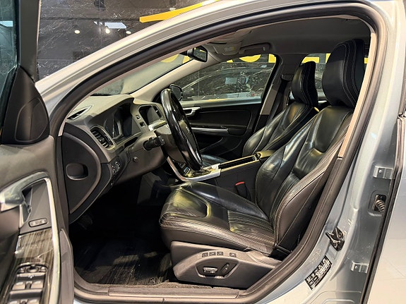 Volvo V60 16 of 23