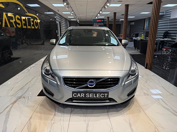 Volvo V60 8 of 23