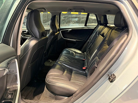 Volvo V60 17 of 23