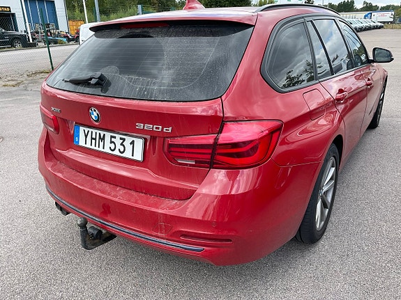 BMW 320 3 of 5