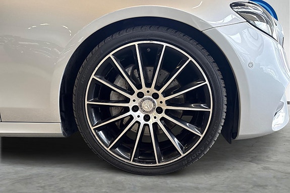 Mercedes-Benz E250 9 of 25