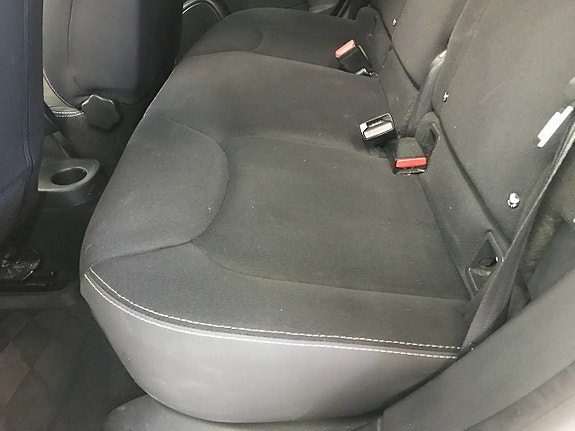 Renault Clio 14 of 17