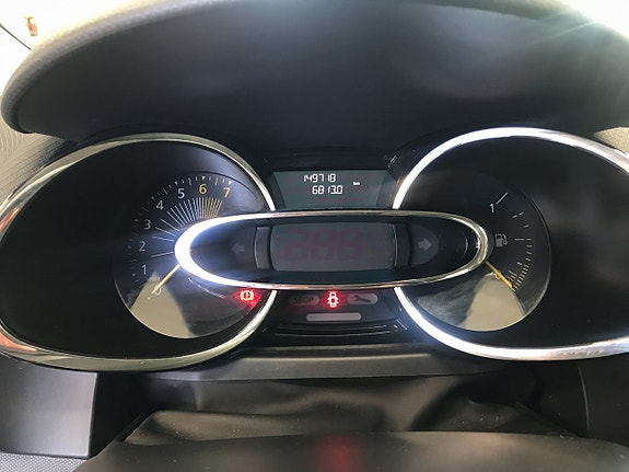 Renault Clio 8 of 17