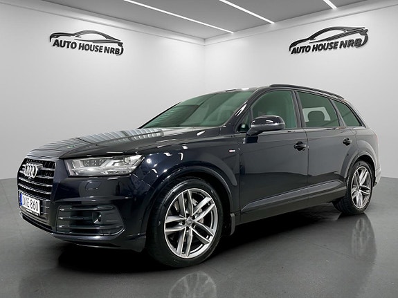Audi Q7 2 of 23