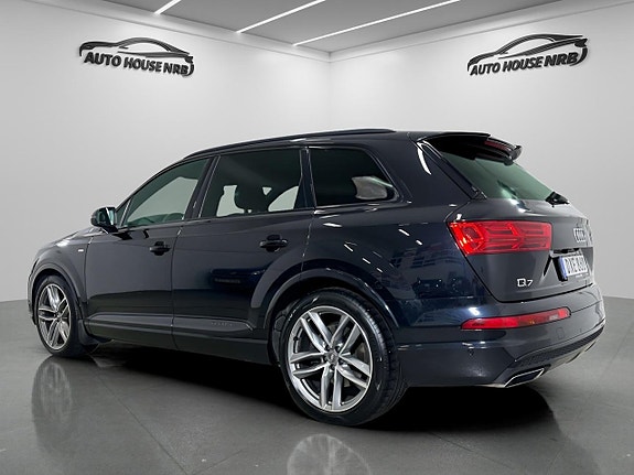 Audi Q7 5 of 23