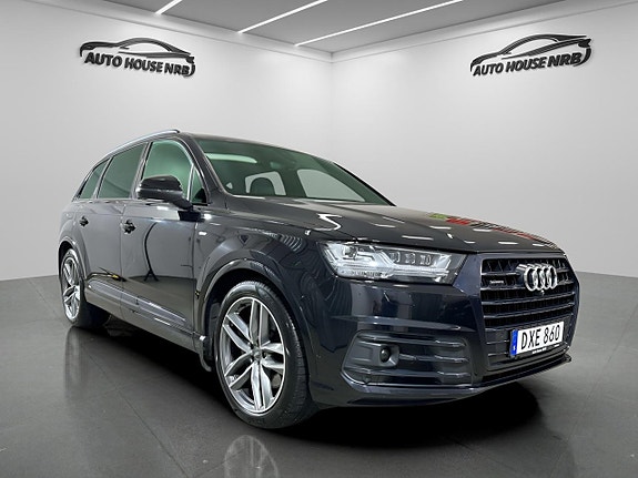 Audi Q7 3 of 23