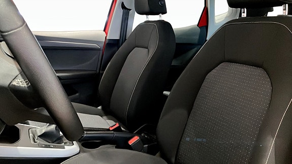 Seat Arona 8 of 12