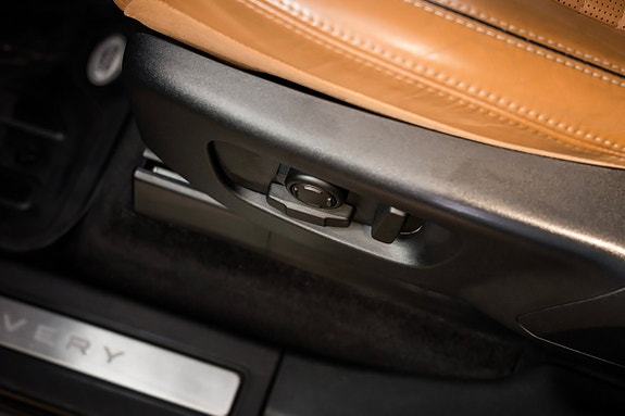 Land Rover Discovery 13 of 30