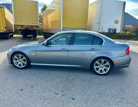 BMW 325i 2 of 9