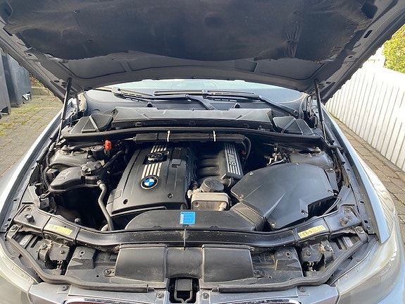 BMW 325i 9 of 9