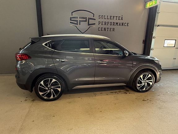Hyundai Tucson 2 of 21