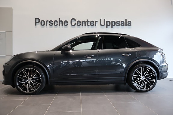 Porsche Macan 4 2 of 11