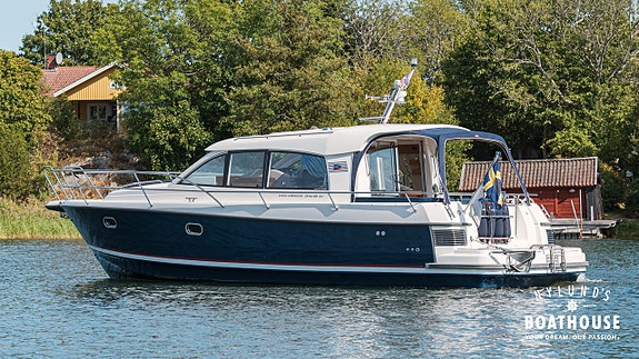 Nimbus 365 Coupe | Volvo Penta D6-370 2 of 30