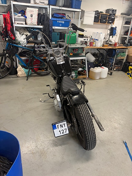Harley-Davidson Heritage Softail Classic 2 of 4