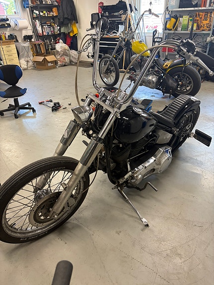 Harley-Davidson Heritage Softail Classic 3 of 4