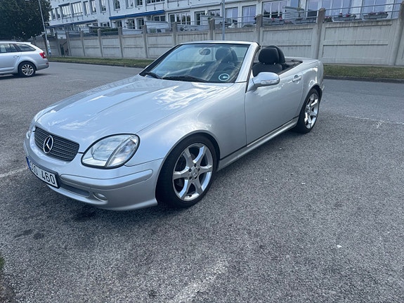Mercedes-Benz SLK200 2 of 7