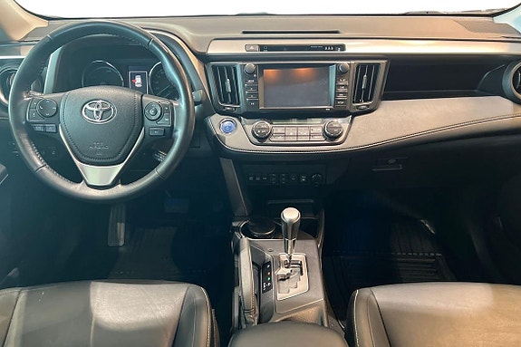Toyota RAV4 10 of 21