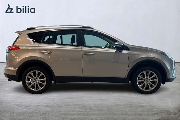 Toyota RAV4 18 of 21
