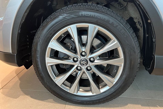 Toyota RAV4 17 of 21