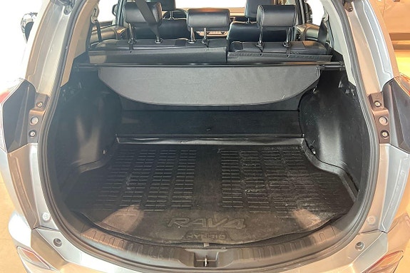 Toyota RAV4 12 of 21
