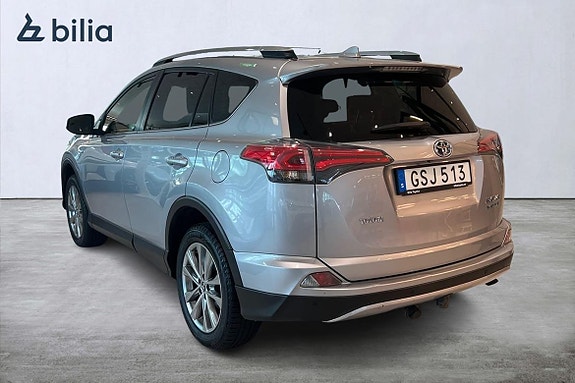 Toyota RAV4 2 of 21