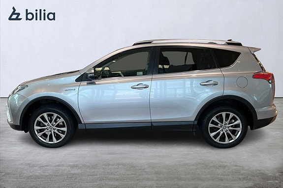 Toyota RAV4 3 of 21