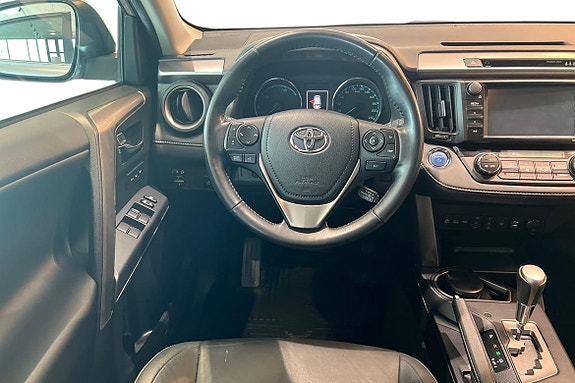 Toyota RAV4 11 of 21
