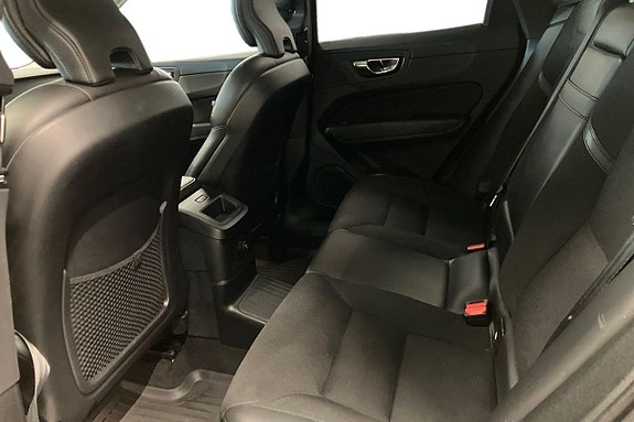 Volvo XC60 12 of 30