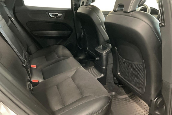 Volvo XC60 11 of 30