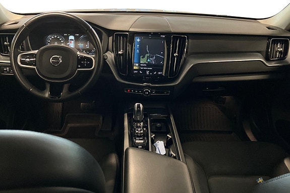 Volvo XC60 13 of 30