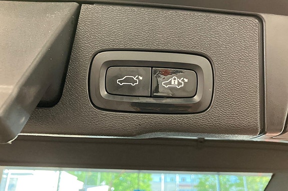 Volvo XC60 26 of 30