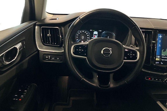 Volvo XC60 14 of 30