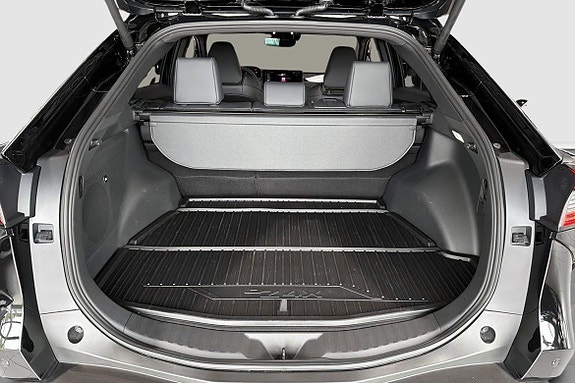 Toyota bZ4X 12 of 17