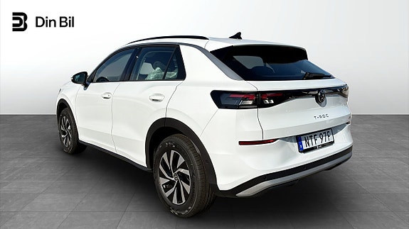 Volkswagen T-Roc 3 of 14
