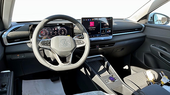 Volkswagen T-Roc 10 of 14