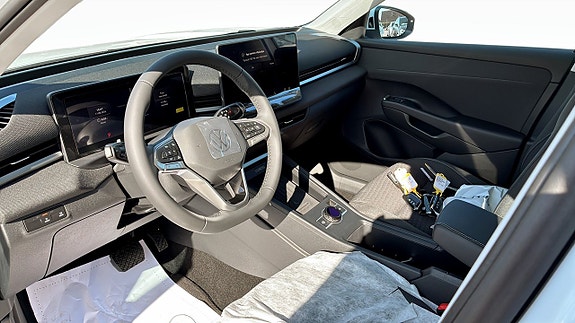 Volkswagen T-Roc 7 of 14