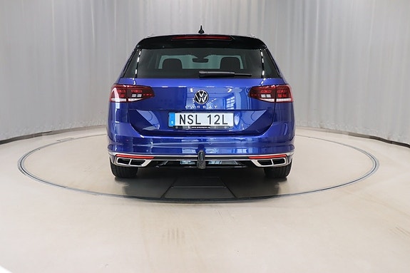 Volkswagen Passat 5 of 12