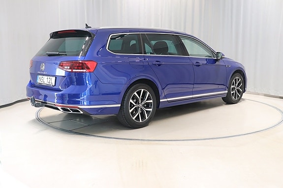 Volkswagen Passat 4 of 12
