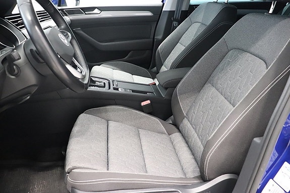 Volkswagen Passat 7 of 12